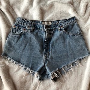Vintage Levi’s high waisted shorts